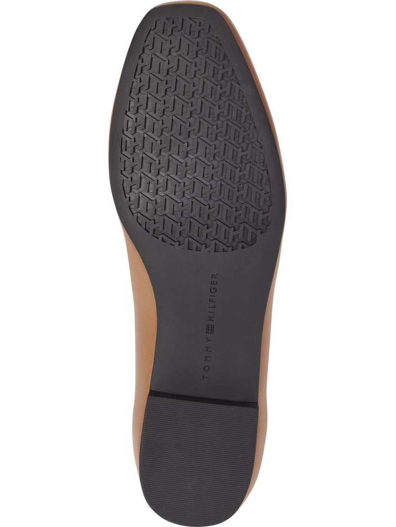 Mocasines-planos-de-cuero-con-monograma