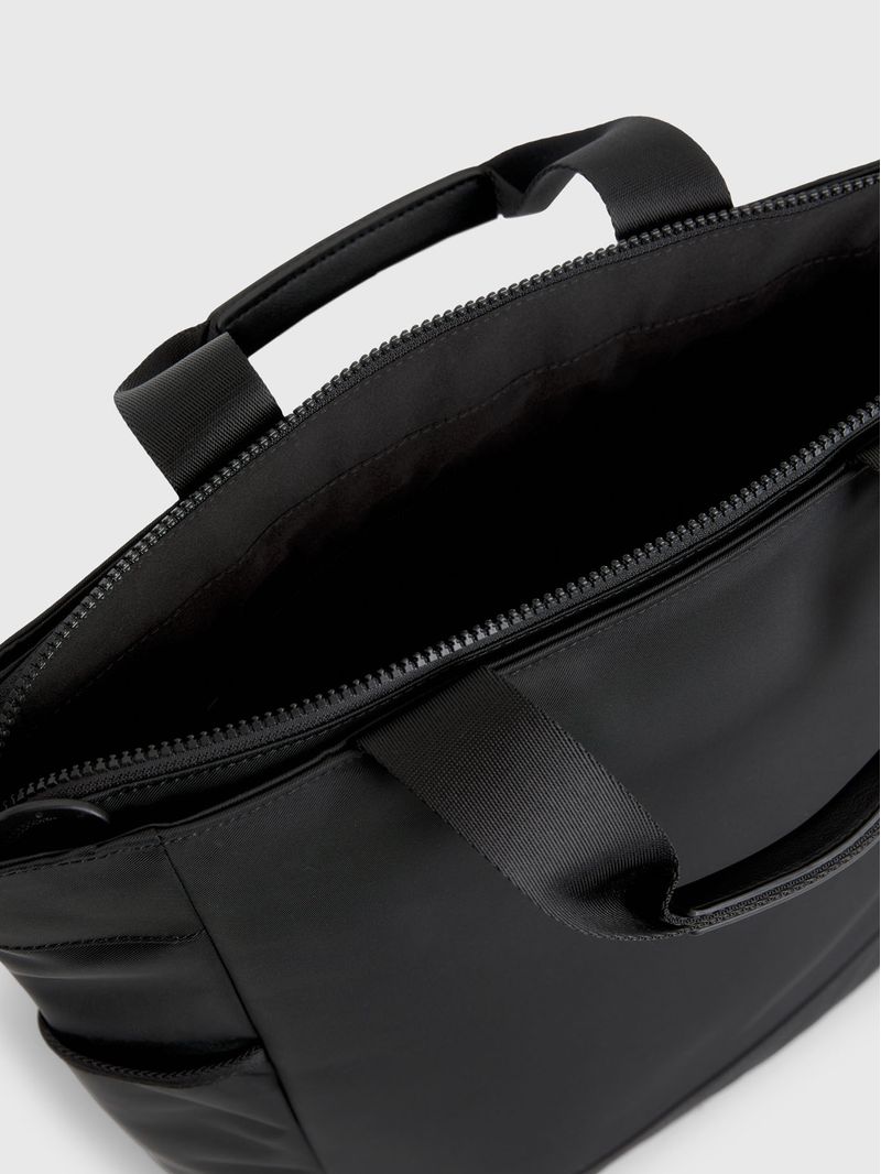 Bolso-tote-con-logo-y-correa-cruzada-ajustable