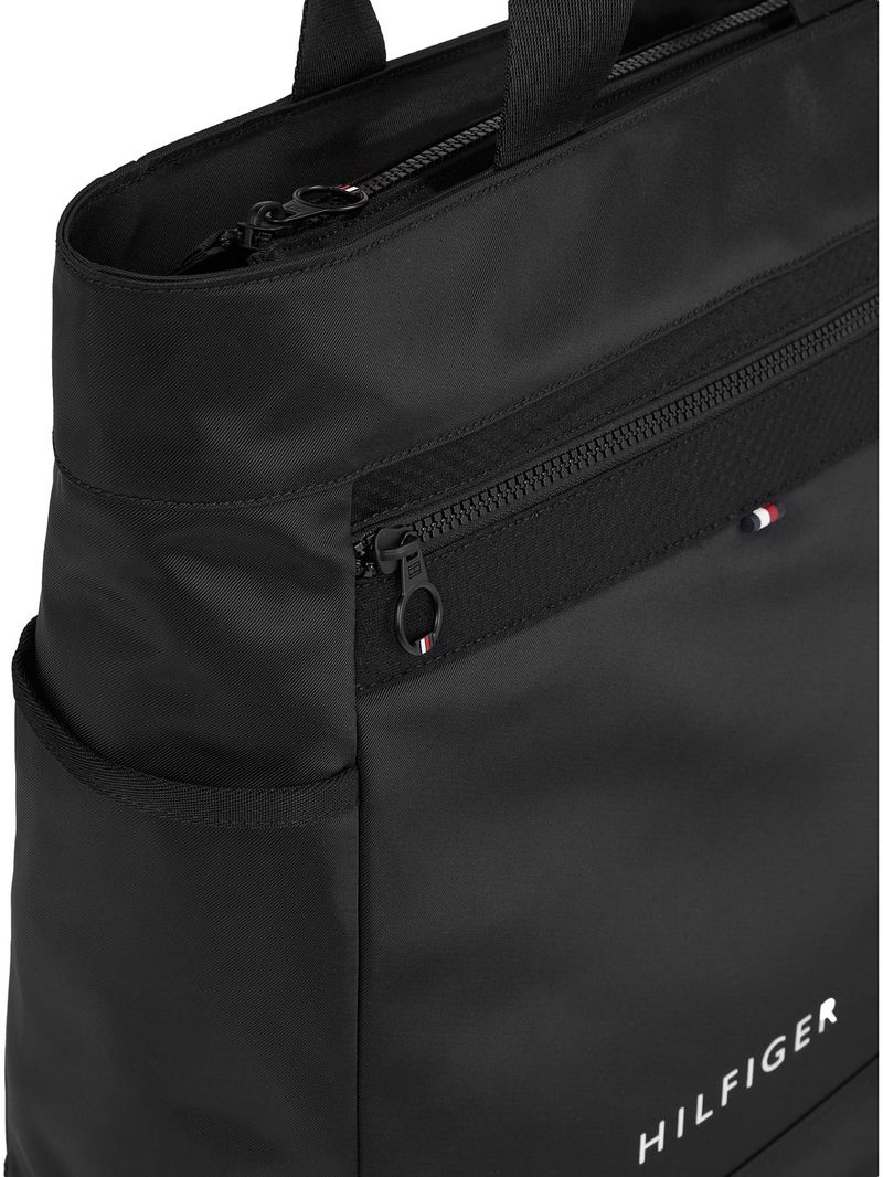 Bolso-tote-con-logo-y-correa-cruzada-ajustable