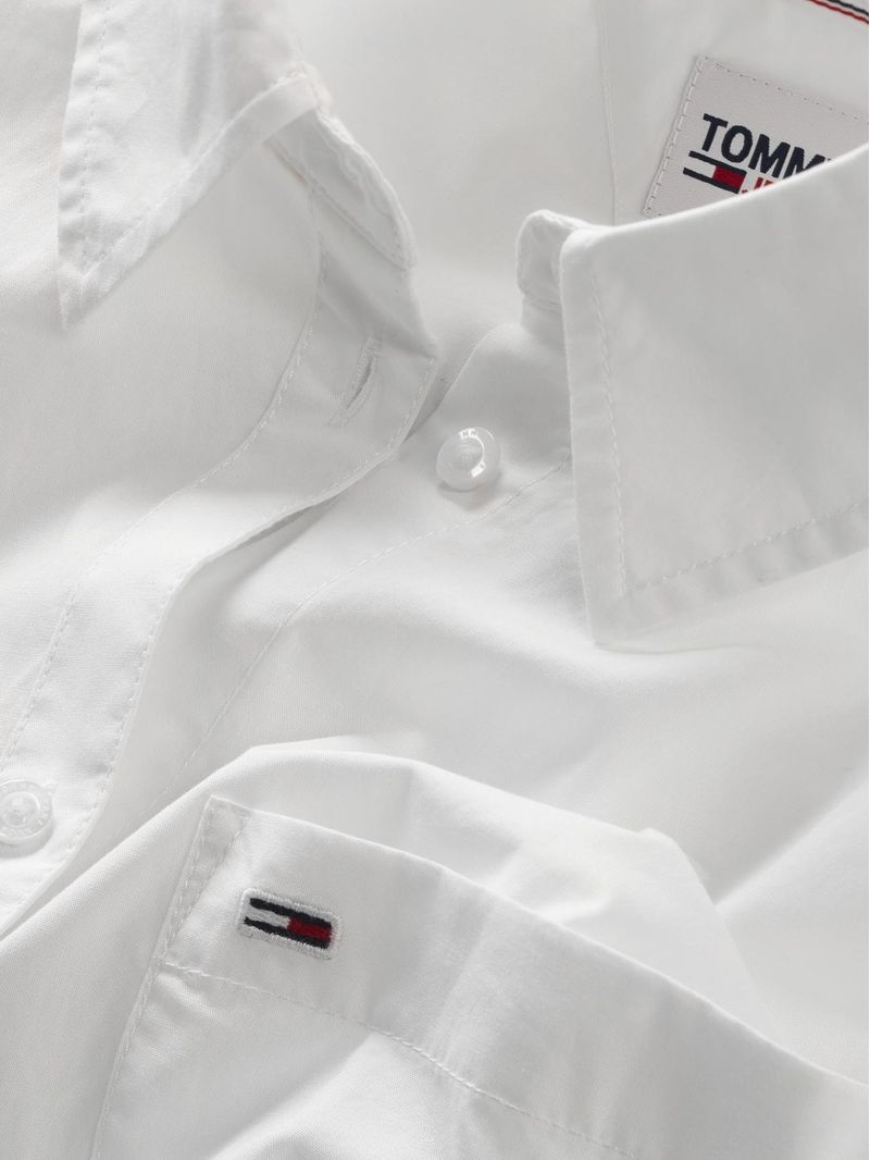 Camisa-cropped-de-popelin-con-nudo