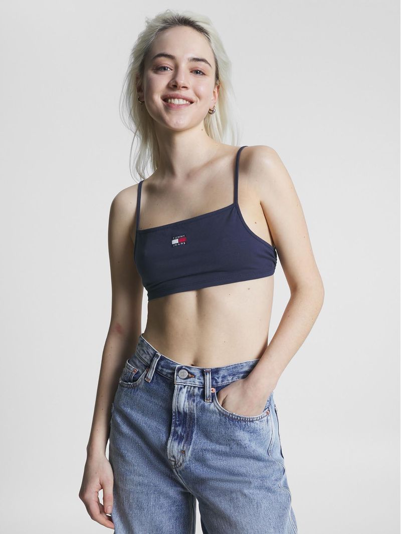 Crop-top-con-cierre-anudable-y-parche