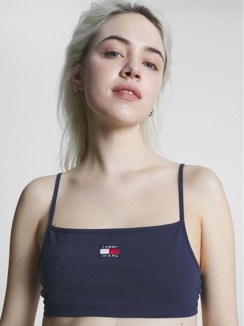 Crop-top-con-cierre-anudable-y-parche