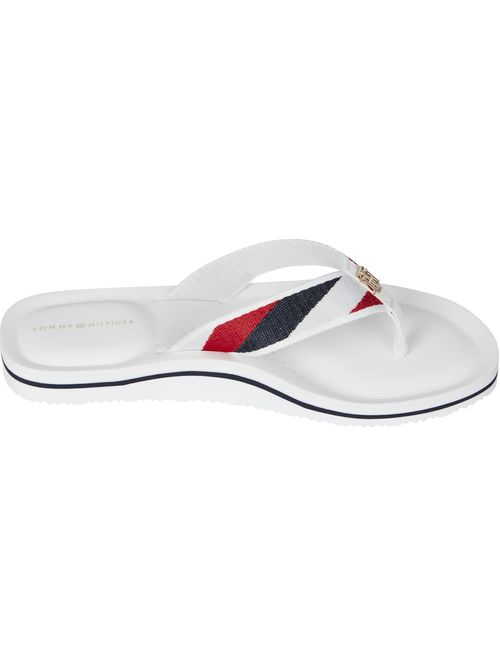 CHANCLETAS CON TIRAS DISTINTIVAS