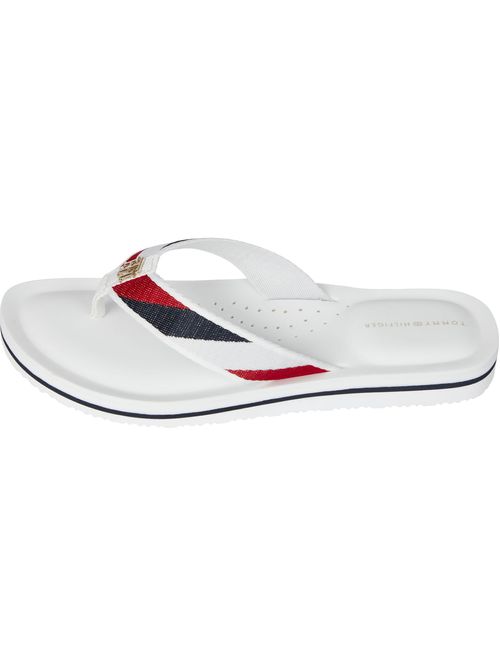 CHANCLETAS CON TIRAS DISTINTIVAS