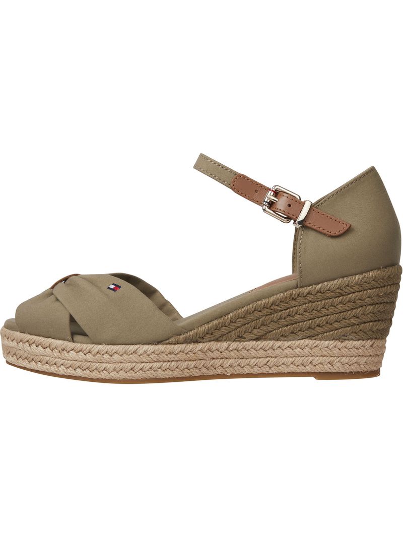 Sandalias-estilo-alpargata-con-cuña