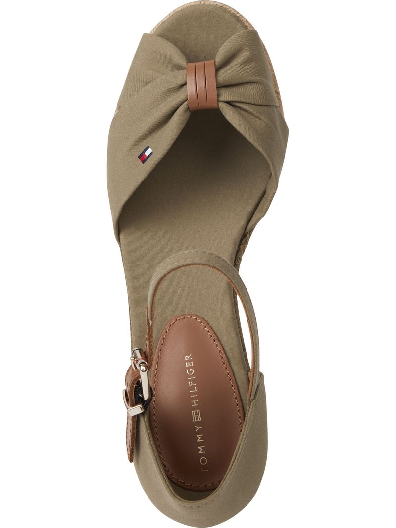 Sandalias-estilo-alpargata-con-cuña