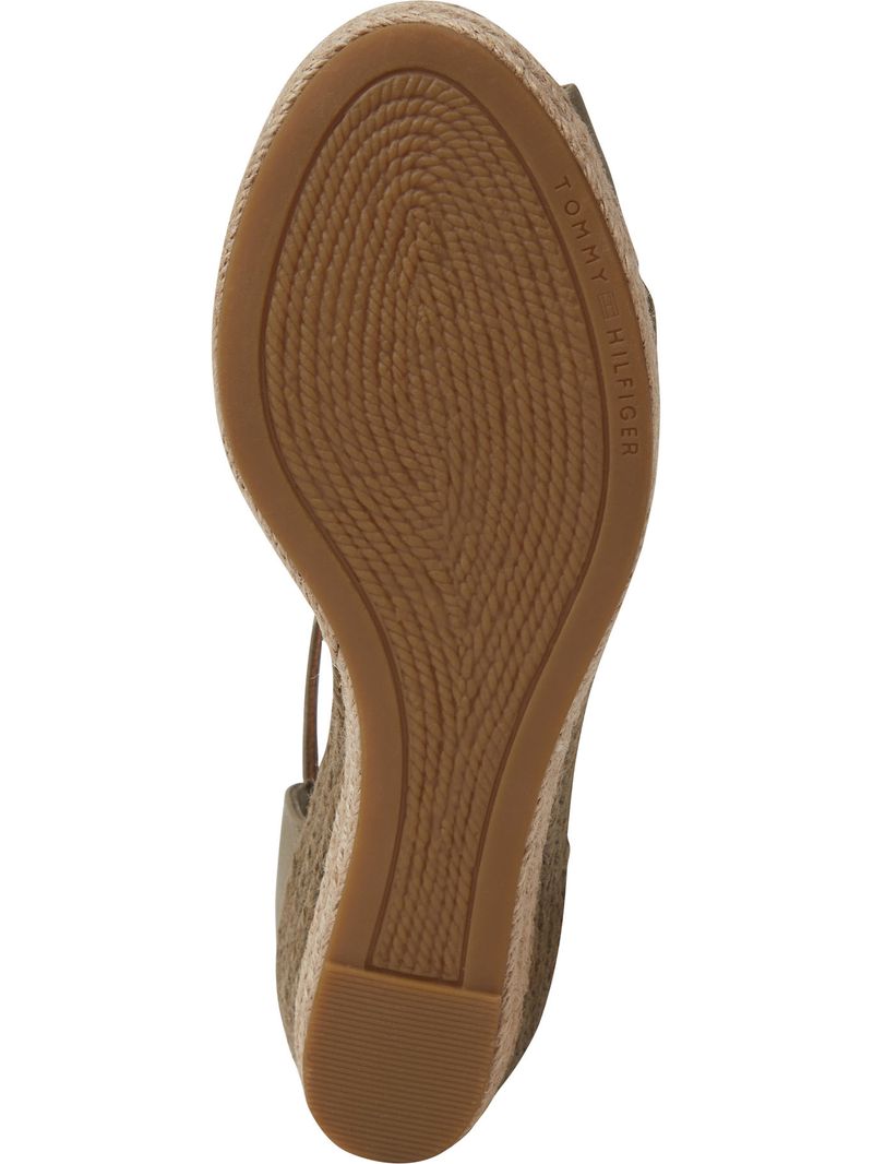 Sandalias-estilo-alpargata-con-cuña
