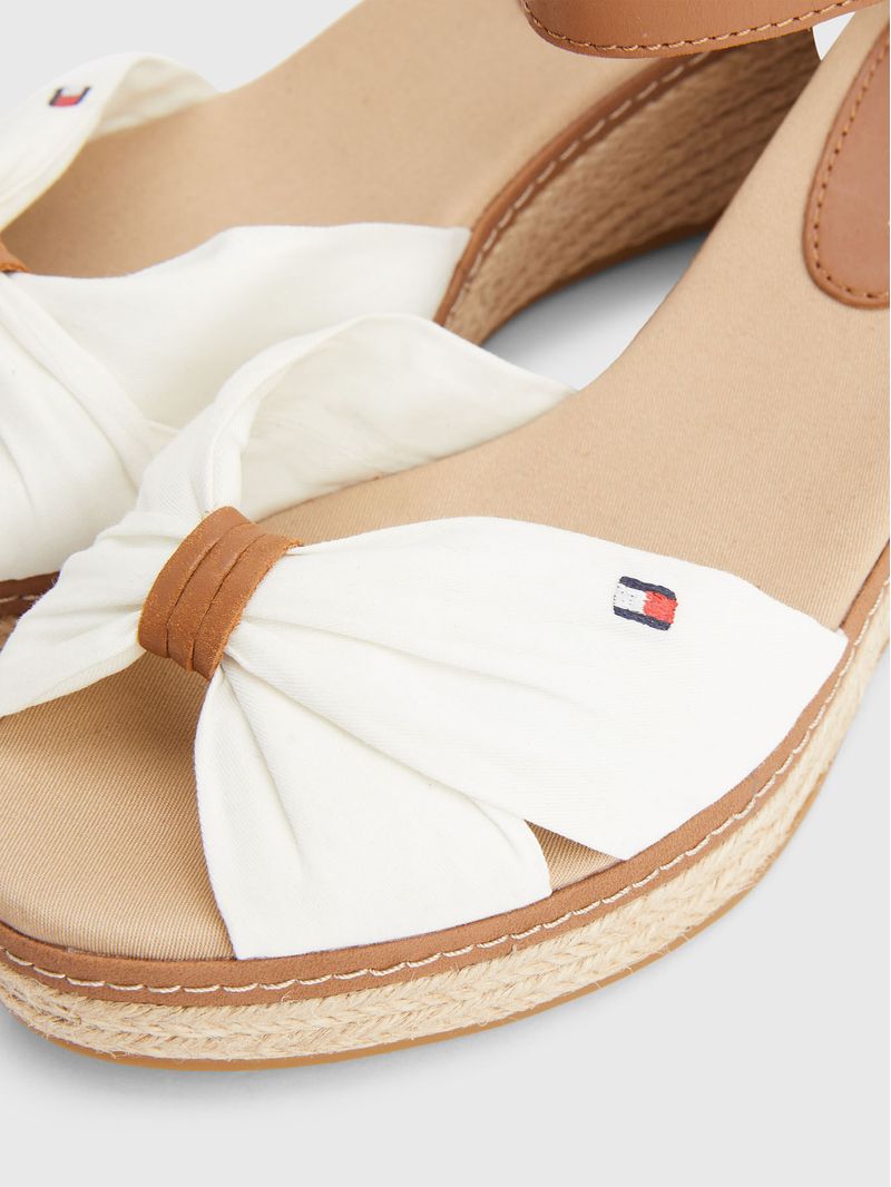 Sandalias-Iconic-con-cuña