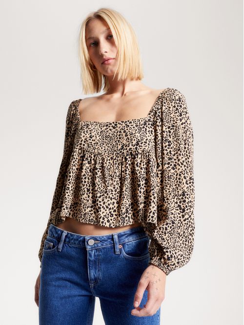 Blusa con estampado de leopardo y péplum