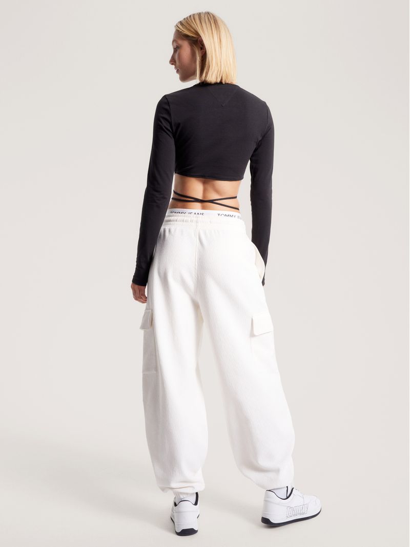 Crop-top-de-manga-larga-con-cintas-anudables