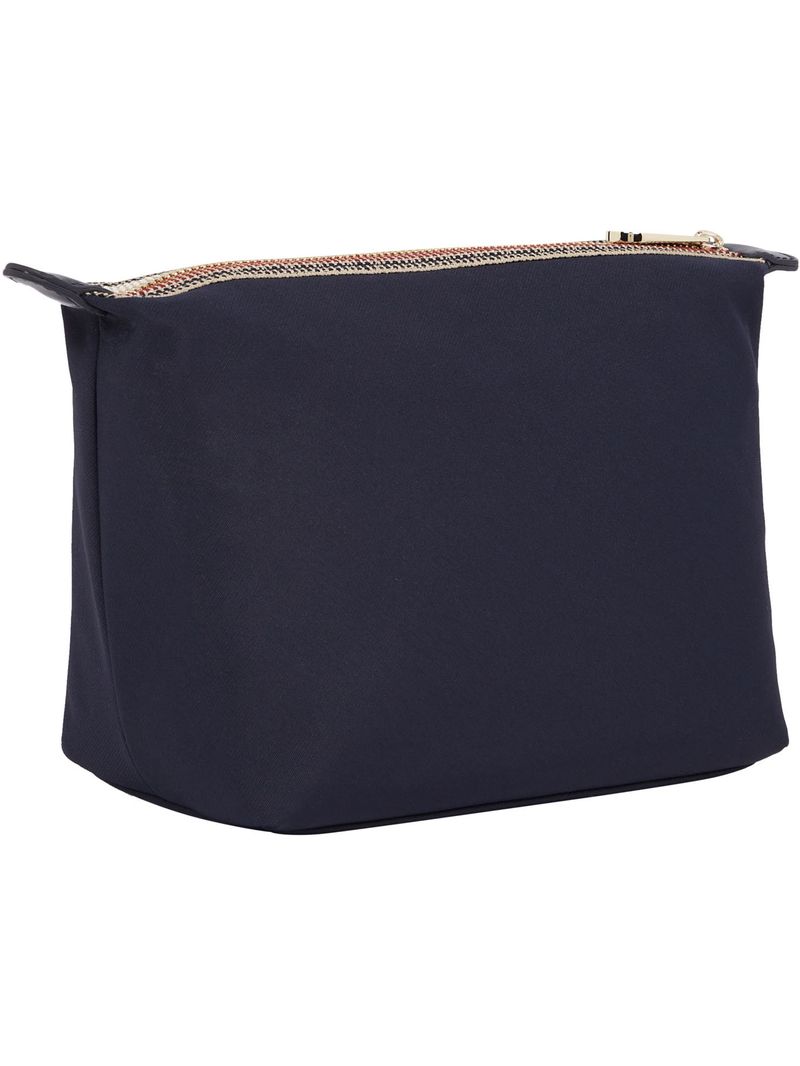 Neceser-con-zipper-distintiva-y-monograma