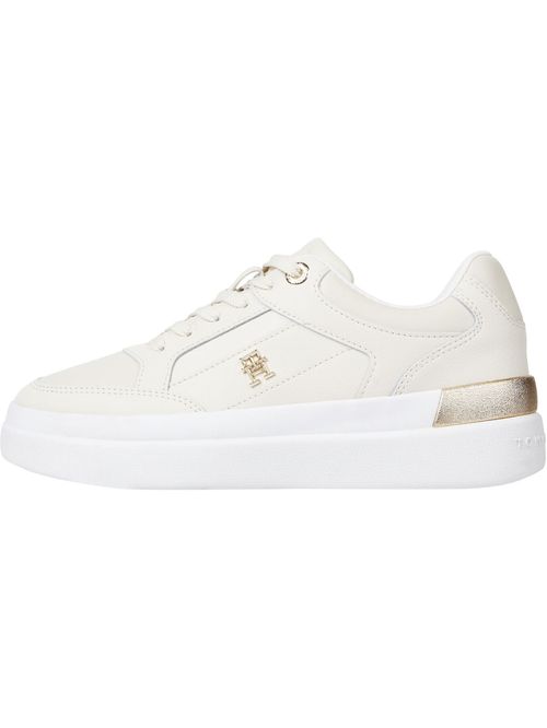 Tenis con suela gruesa