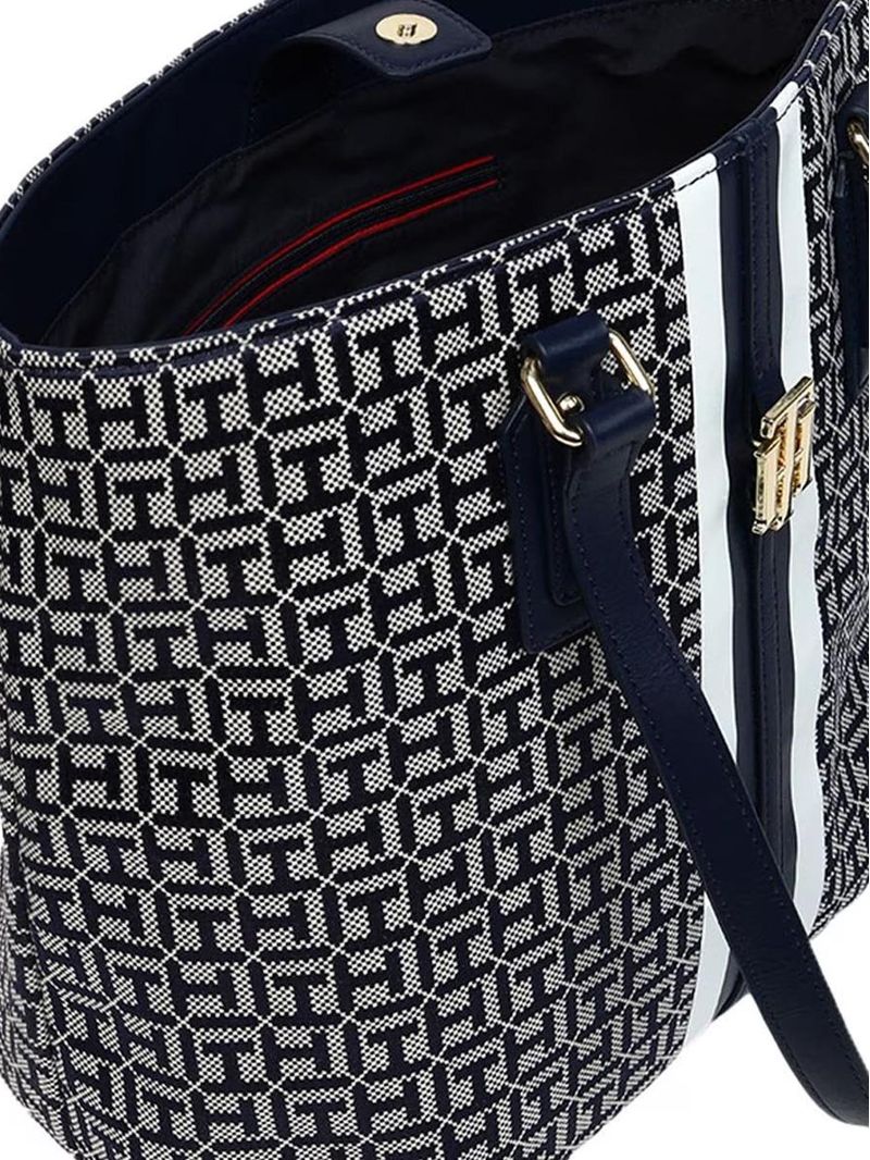 Bolso-grande-Tote-con-monograma