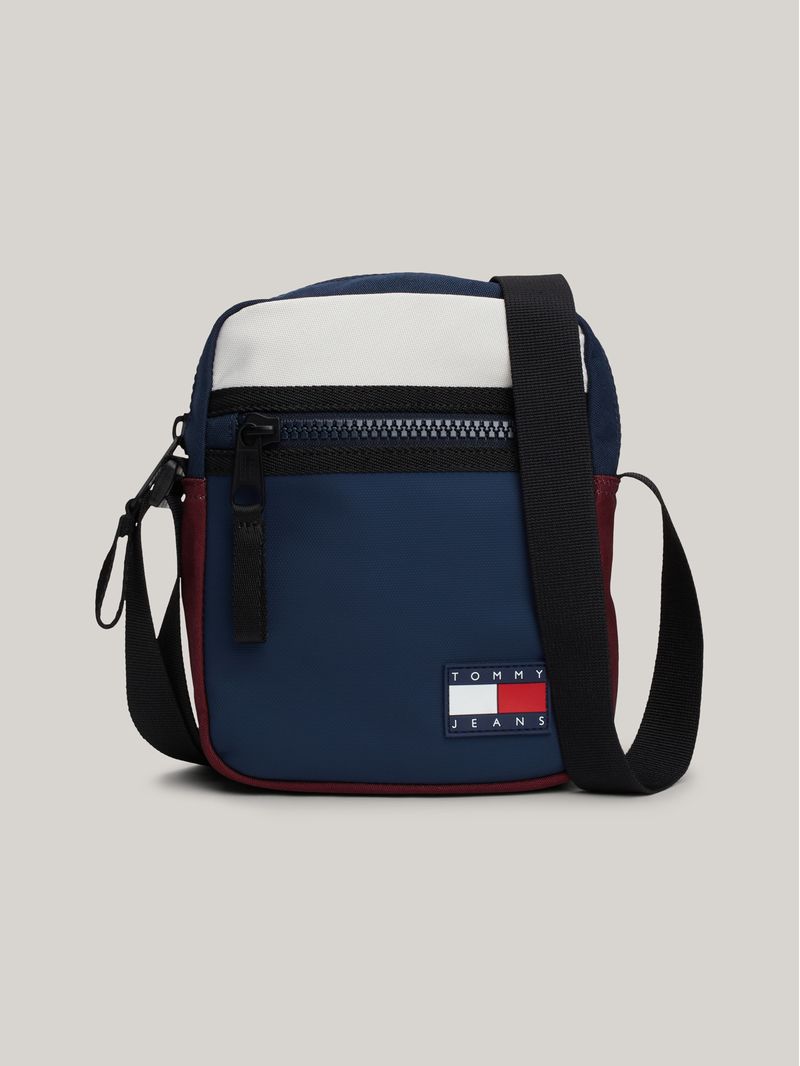 Bolso-reporter-color-block-con-logo-engomado
