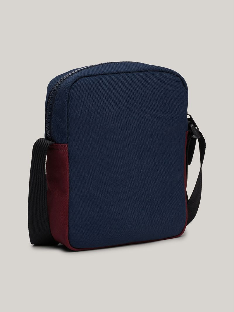 Bolso-reporter-color-block-con-logo-engomado
