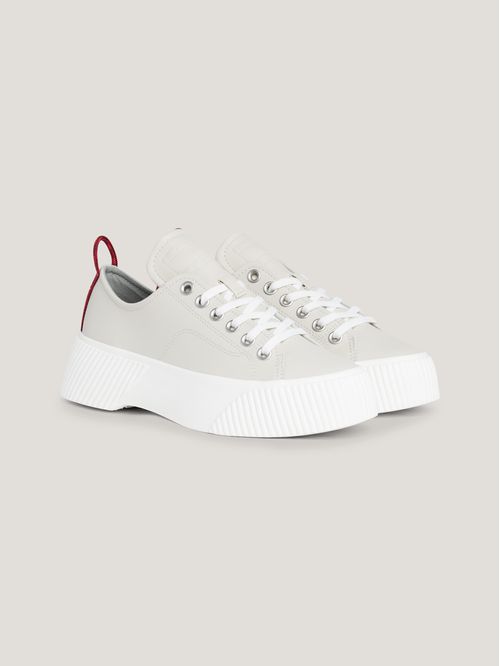 Tenis de cuero con plataforma