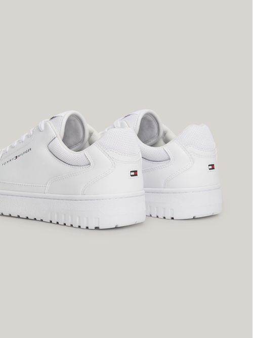 Tenis Essential de cuero con corte medio