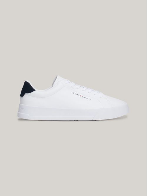 Tenis granuladas con logo