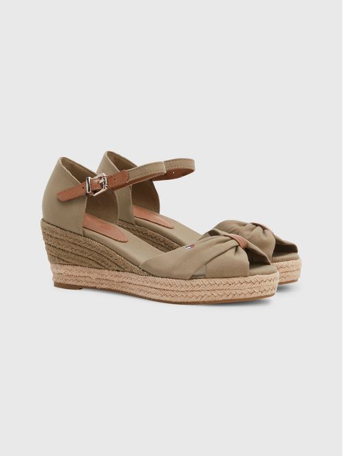 Sandalias estilo alpargata con cuña