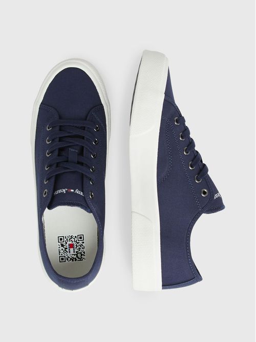 ZAPATILLAS DISTINTIVAS DE LONA