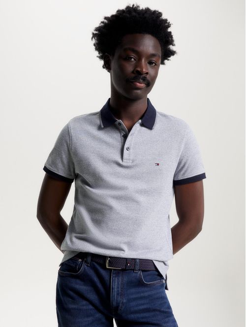 POLO DE CORTE SLIM Y CUELLO RIBETEADO