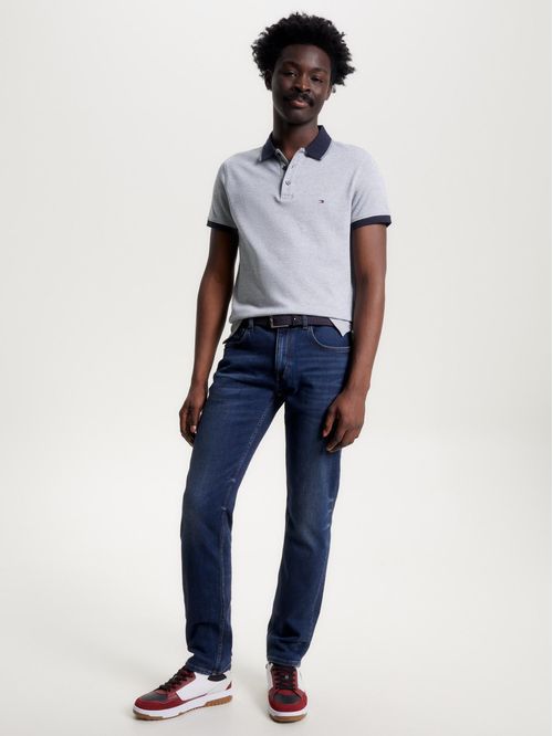 POLO DE CORTE SLIM Y CUELLO RIBETEADO