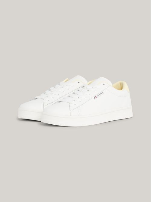 Tenis bajas de cuero con parche